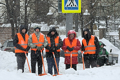 Офисные работники ГБУ "АВД ЦАО" встали на борьбу со стихией